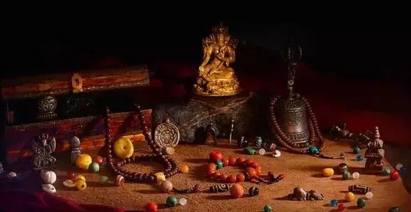 老蜜蜡如何佩戴和养护,老蜜蜡一般都是别人玩过很多年吗