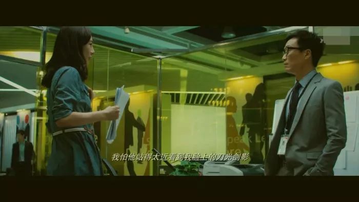 女朋友老嫌弃自己丑想去整容,因为男朋友嫌自己丑整容