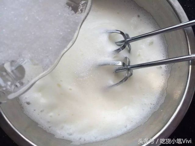 烘焙师讲解怎样打发蛋白,烘焙入门新手教程之蛋白打发篇