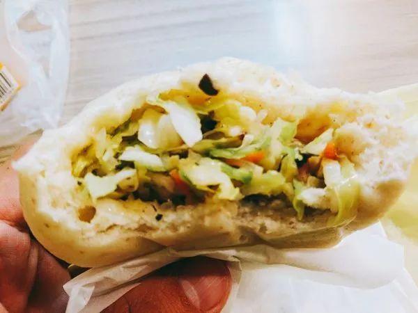 这间有故事的“网红”素包子铺,让全台湾的人都来排队