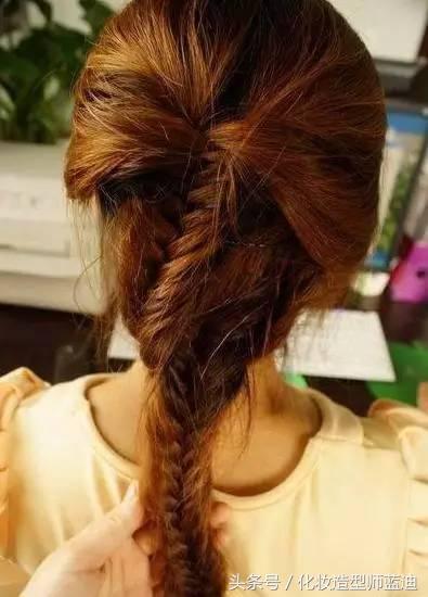 适合披着的扎发,披头散发怎么扎简单又漂亮