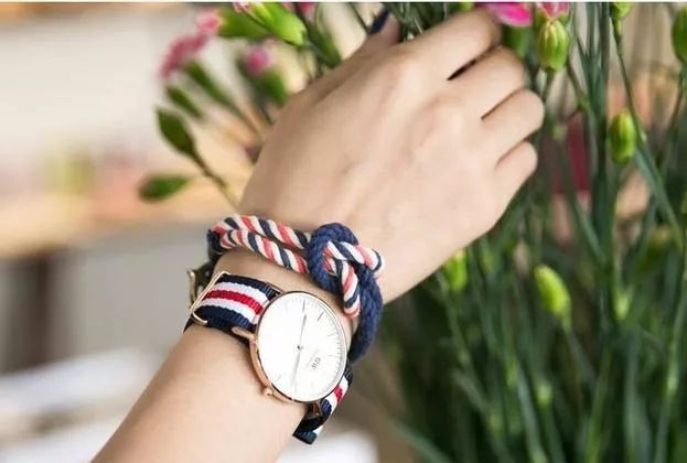 戴dw手表会被人家笑吗,戴dw很没面子