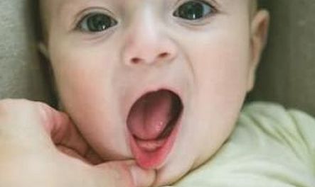 宝宝一直故意咳嗽,宝宝一直咳嗽是怎么回事