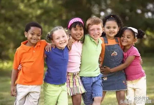 同伴效应,同伴效应对孩子带来的影响心得