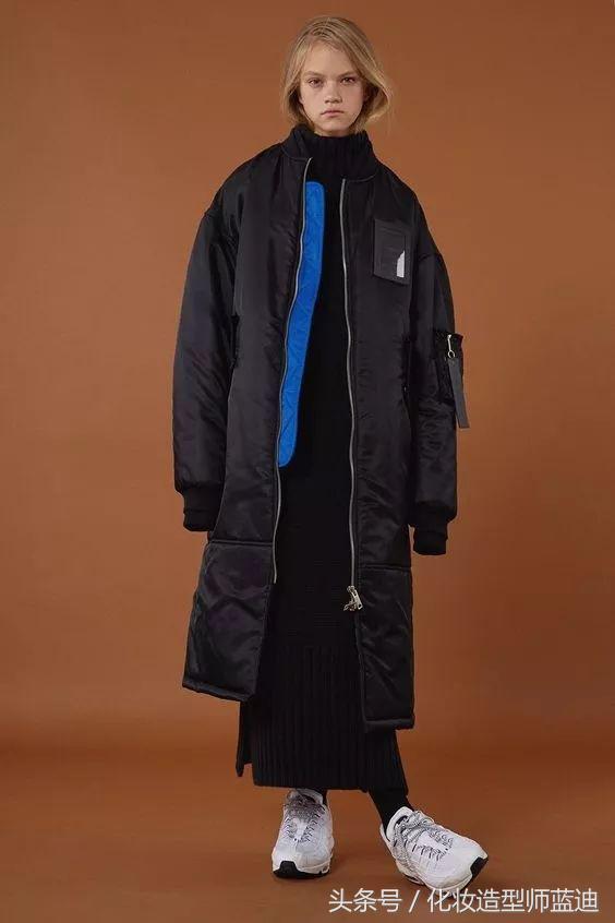 羽绒服搭配裙子冬天穿搭,羽绒服裙子冬日最强搭配