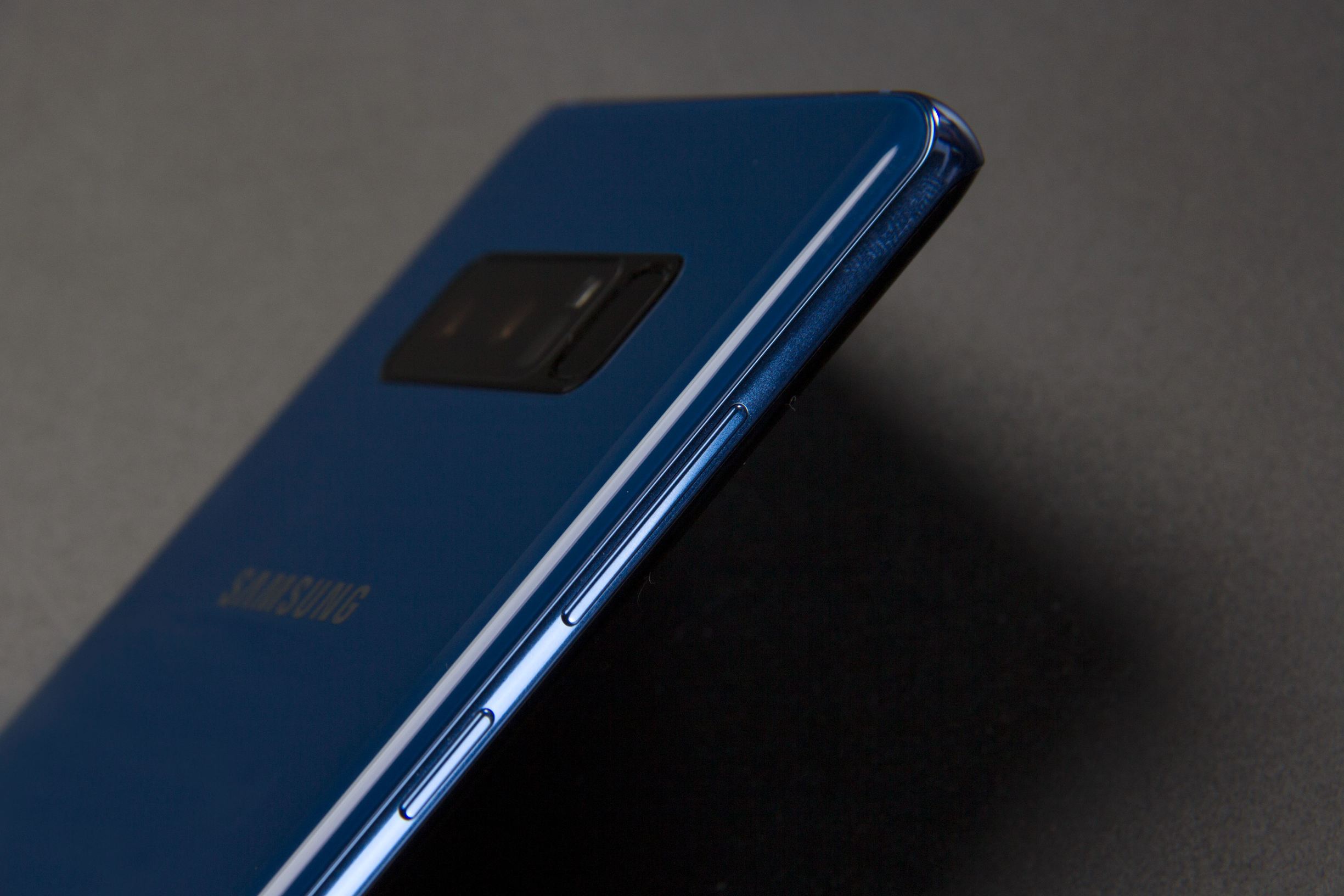 三星note 8跟s8有区别吗 (三星s8好还是红米note8pro好)