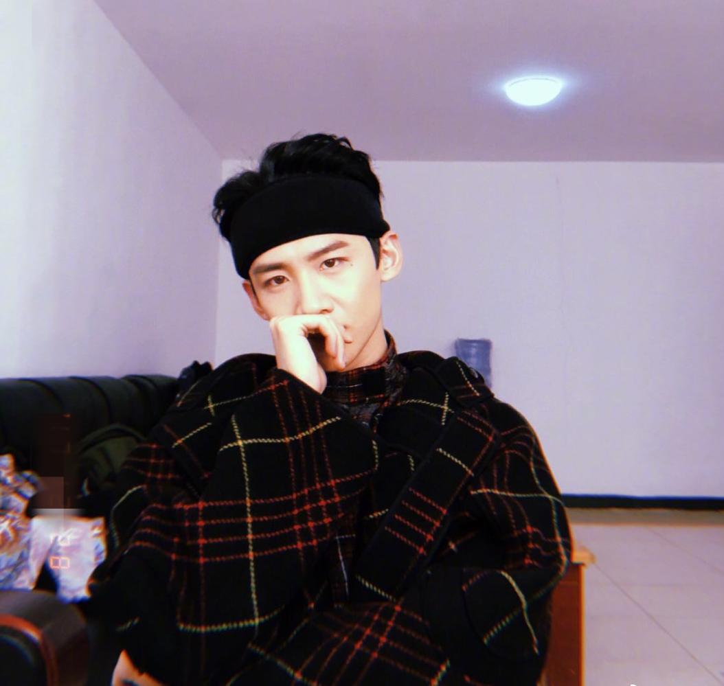 白敬亭和胡一天同框,白敬亭和胡一天出席活动