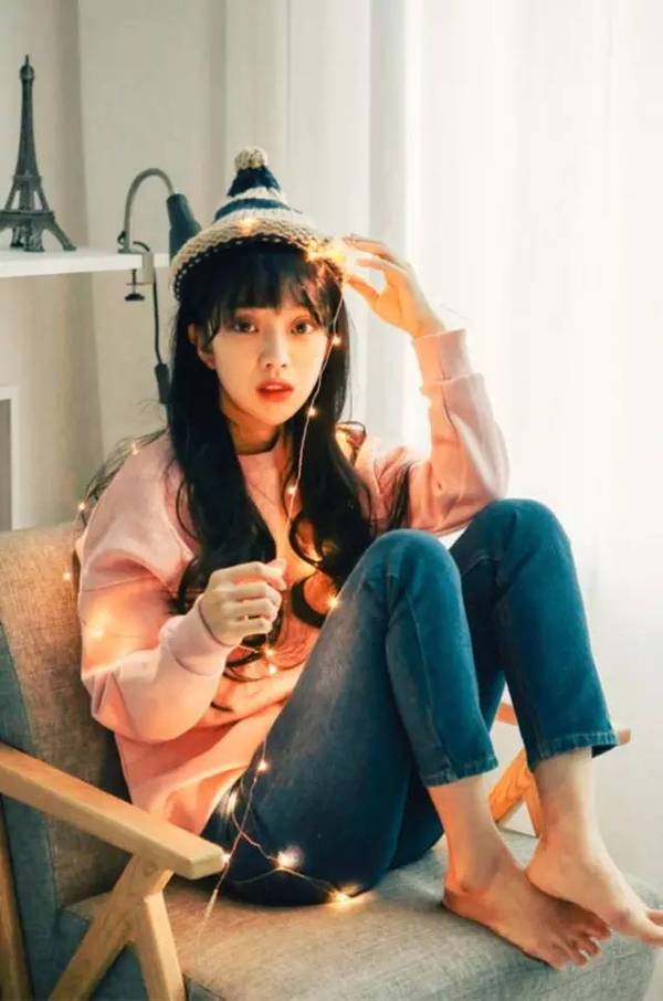 圆脸细软塌中性发型,男生圆脸头发细软塌适合什么发型