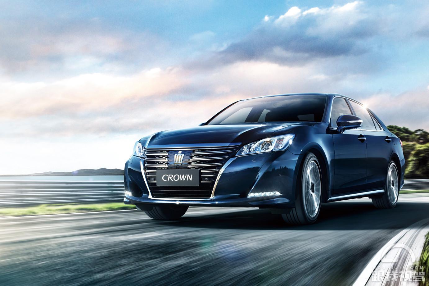 情怀老车港风丰田皇冠,情怀丰田皇冠