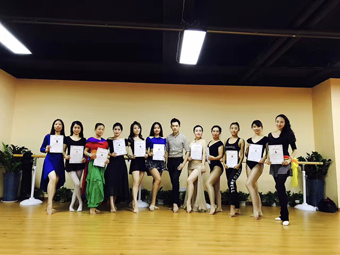 国际顶尖肚皮舞,国际肚皮舞大师教学