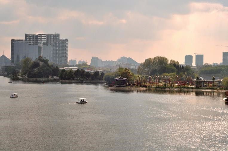 贵州gdp超过广西吗,贵州各地级市GDP排名