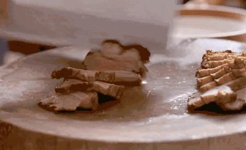 腊肉烧了有味道,腊肉散发出很浓的味道