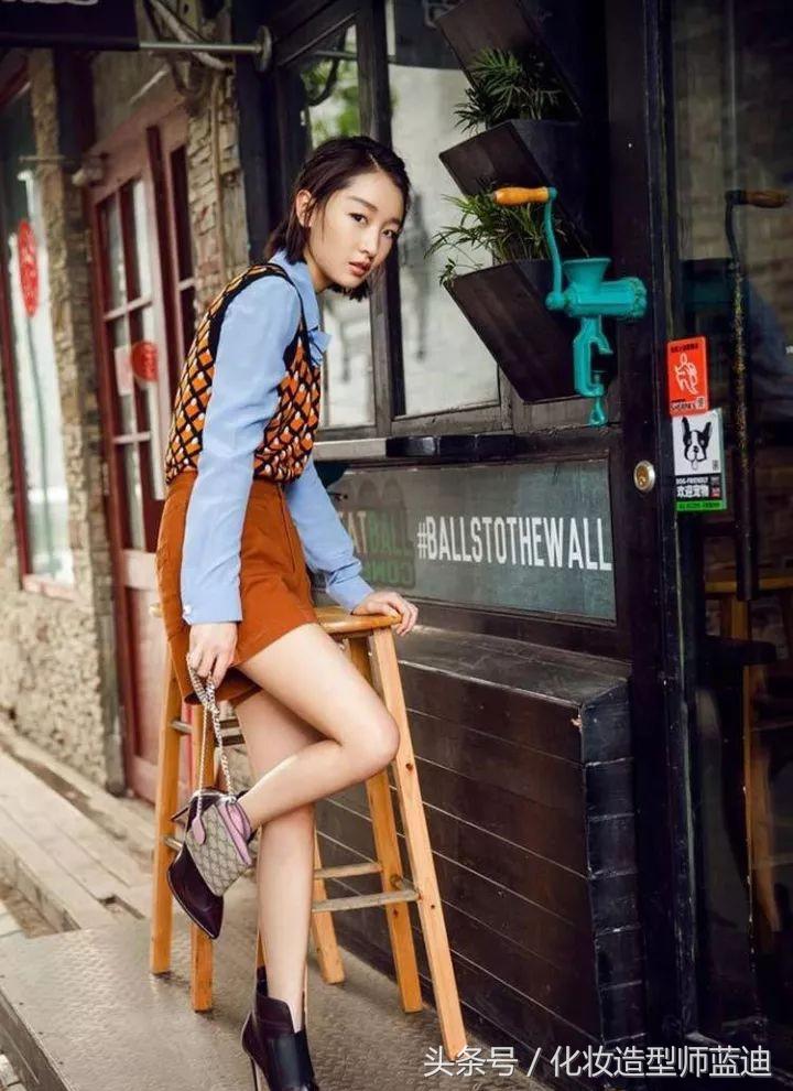 男士圆领毛衣衬衫正确穿法,毛衣衬衫叠穿搭配什么裤子