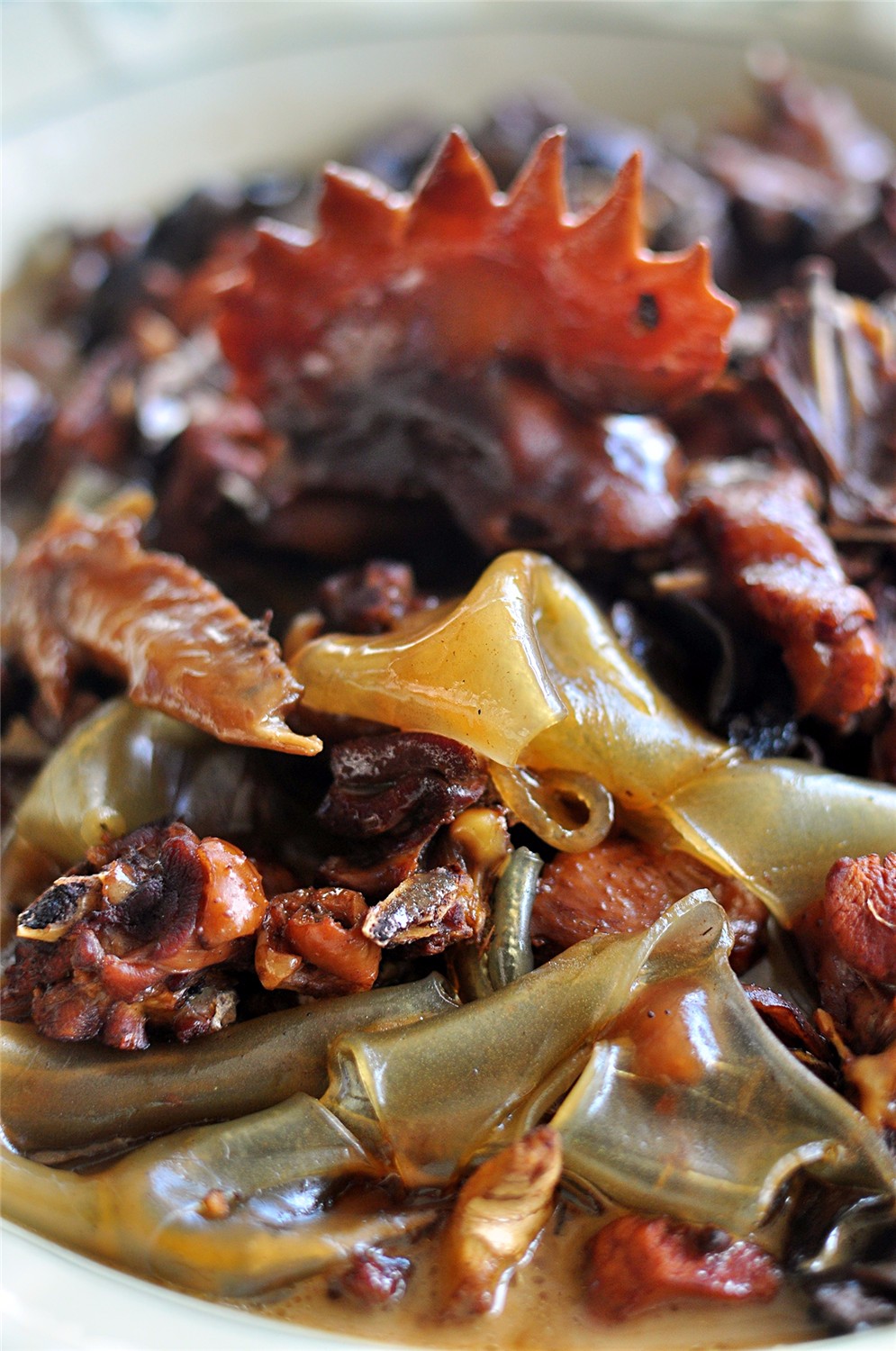 郭靖黄蓉杨过之间的感情,郭靖和黄蓉纯真的爱情