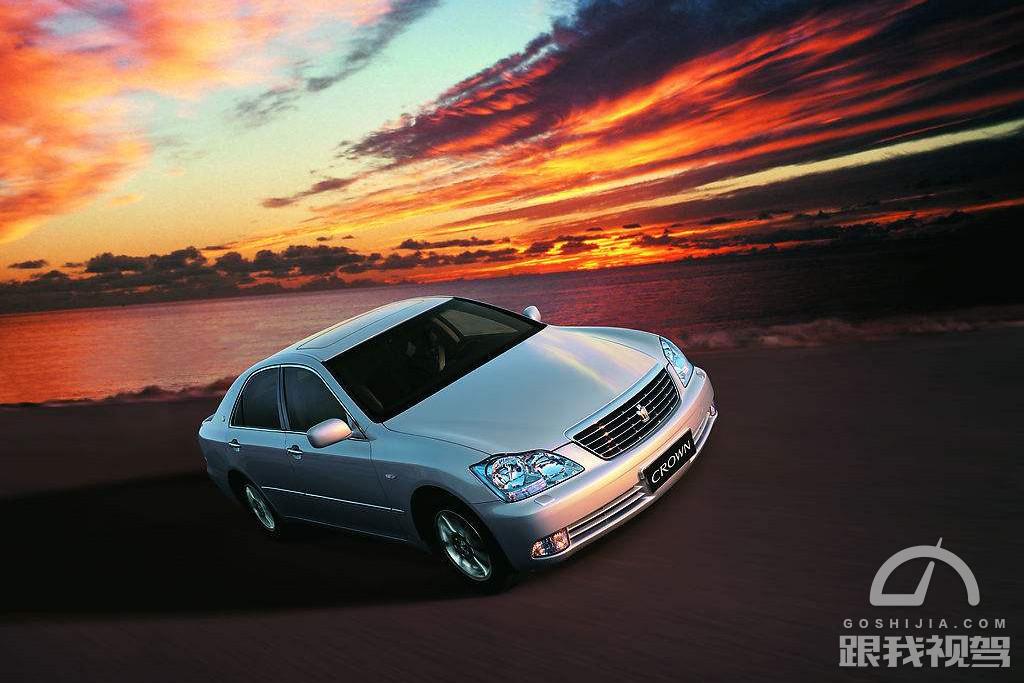 情怀老车港风丰田皇冠,情怀丰田皇冠