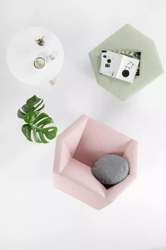 风靡全球的脏粉色系客厅搭配,流行家居配色中性色