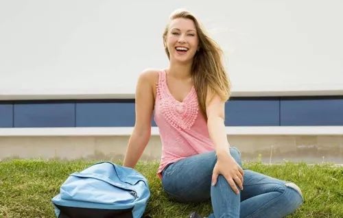 励志英语学会爱自己句子,英语美文摘抄爱自己