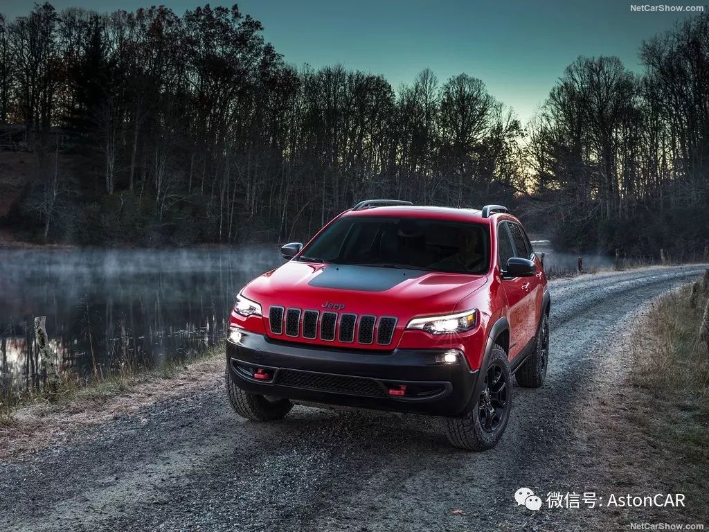 14年jeep自由客值得入手吗,jeep自由客每款的对比