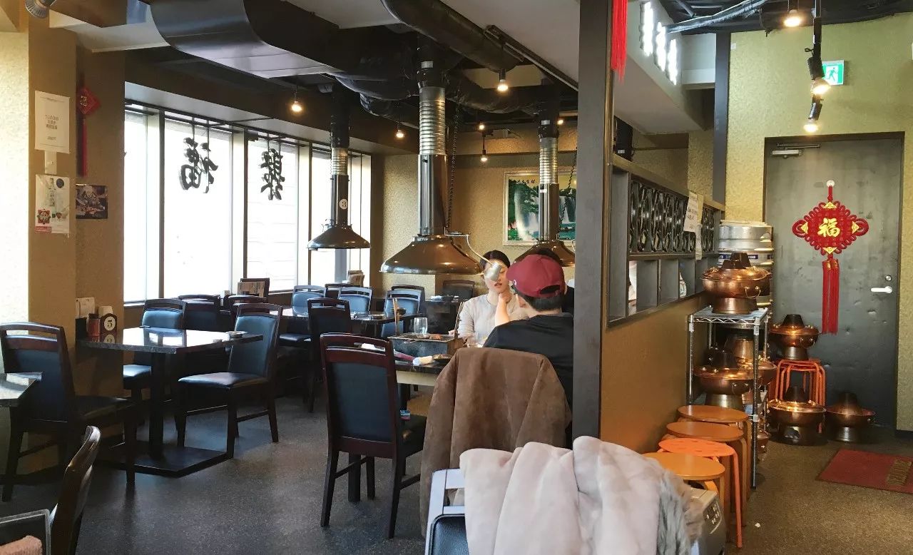 从爱吃羊肉的独生女,到池袋烤全羊店老板娘!文末送本报读者终身优惠券!