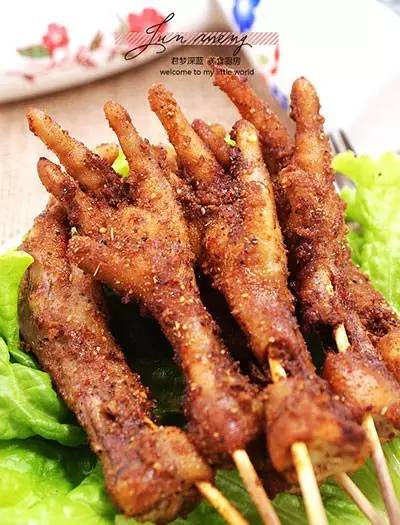 无骨鸡爪爆款榜第一,无骨黑鸡爪超脆