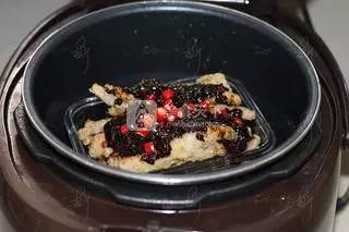 无骨鸡爪爆款榜第一,无骨黑鸡爪超脆