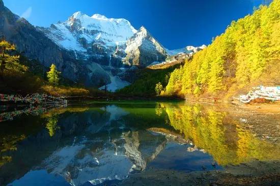 五一出游如何抵御人山人海，强哥有神功！