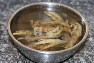 无骨鸡爪爆款榜第一,无骨黑鸡爪超脆