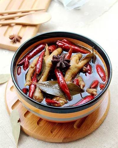 无骨鸡爪爆款榜第一,无骨黑鸡爪超脆