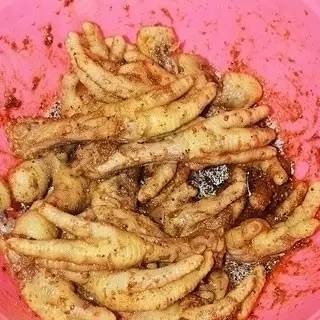 无骨鸡爪爆款榜第一,无骨黑鸡爪超脆