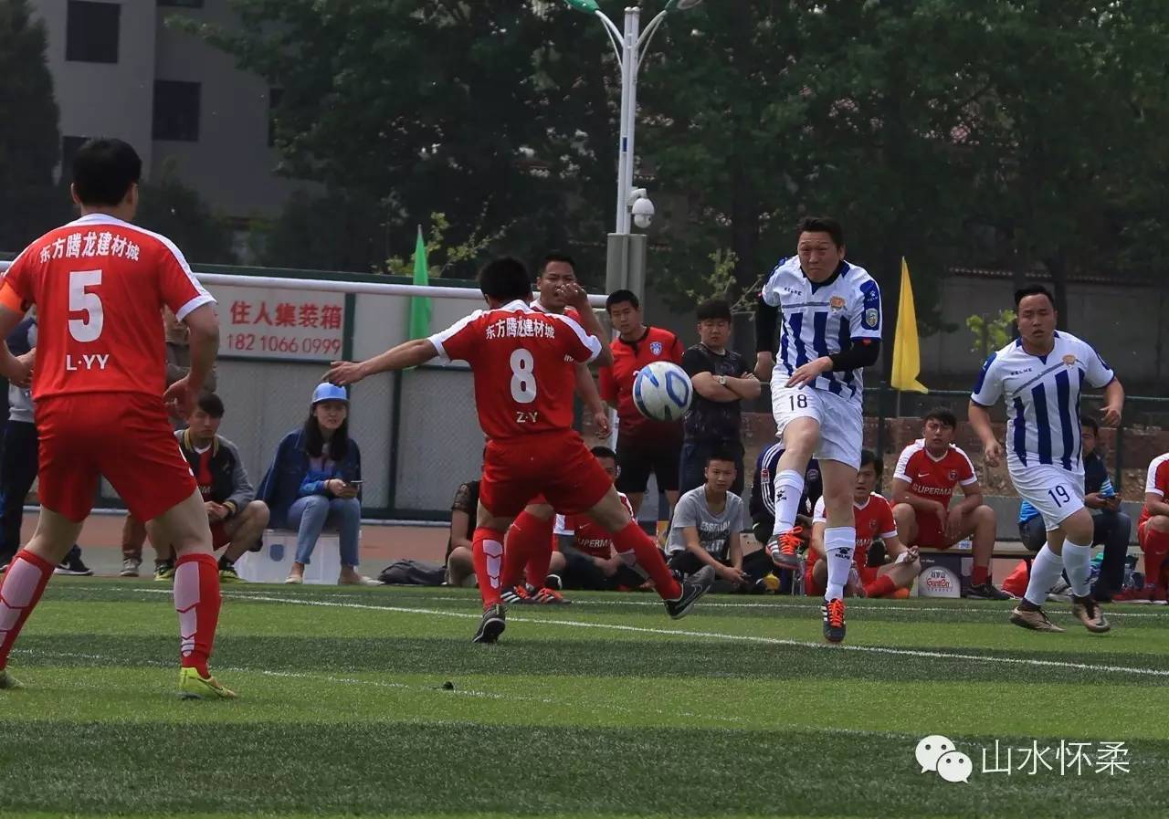 你就是球星绿茵场上呼喊着你的名字2016中科合成油怀柔首届业余足球超级联赛火热开赛，快来看看谁来了！