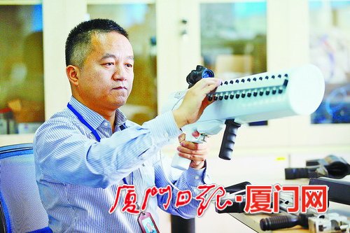 他们研发的“电子鹰”能让无人机更听话