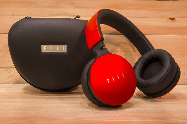 汪峰为什么搭配fiil耳机,理想很丰满现实很骨感歌名