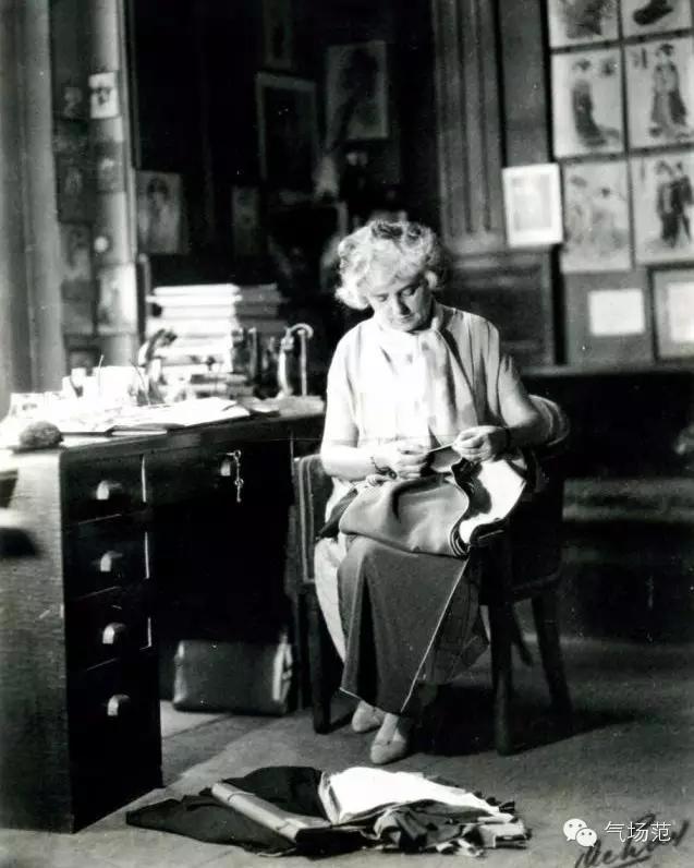 她是香奈儿签约的第一位超模,dior时尚界