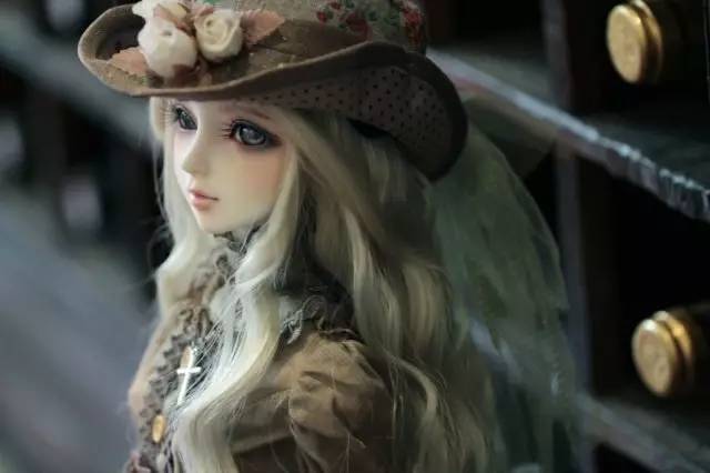 形肖神似一娃千面COS你的PLAYING