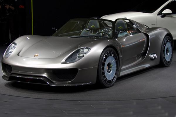 穷玩车富玩表要玩就玩,穷玩表富玩车下一句