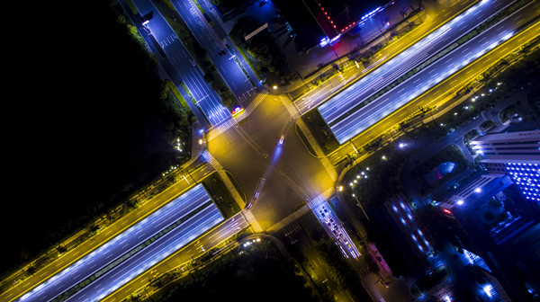 湖城向东看美丽不夜城