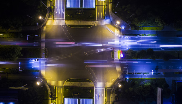 湖城向东看美丽不夜城