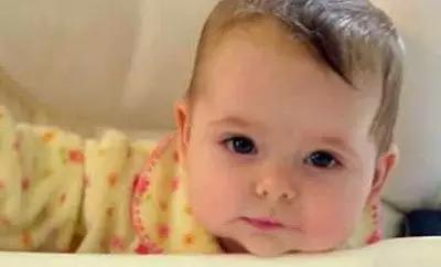 刚满1个月宝宝斗鸡眼,宝宝四个多月斗鸡眼