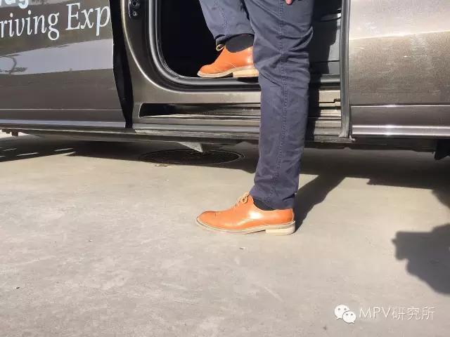 2017款大众夏朗7座mpv真实油耗,mpv商务车到店12年大众夏朗七座mpv