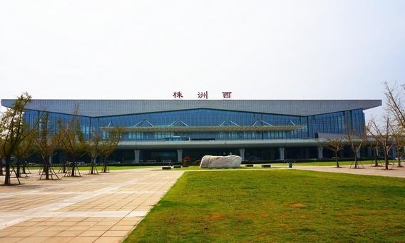 磁浮列车到达黄花机场后t2怎么走,株洲超级磁浮列车