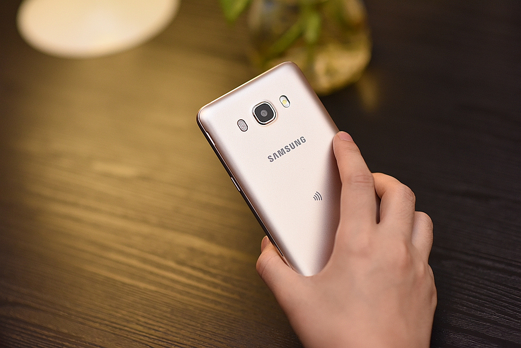 galaxyj7怎样,galaxyj72016扩容