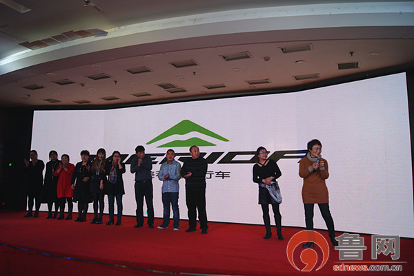 鍗庤禌婧㈢編,涓鐗硅喅鑱婂煄骞翠細