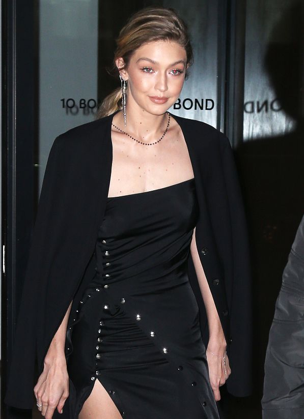 适合聚会穿的小黑裙,年会小黑裙高级