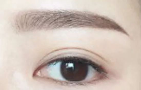 一招教你画眼妆,素颜妆眼影新手怎么画