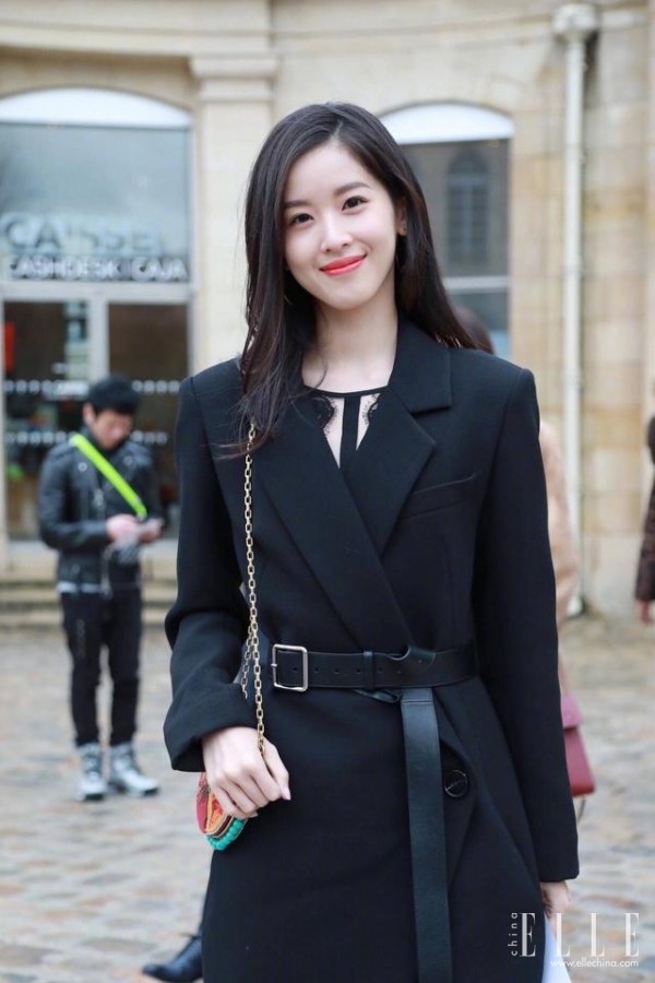 钟楚曦在胡一天身边,钟楚曦抱胡一天