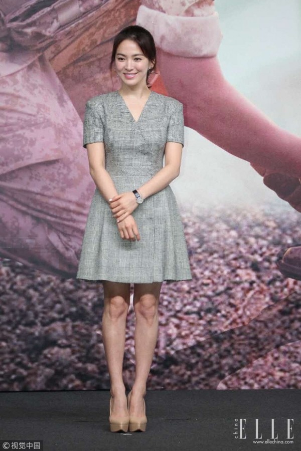 钟楚曦在胡一天身边,钟楚曦抱胡一天