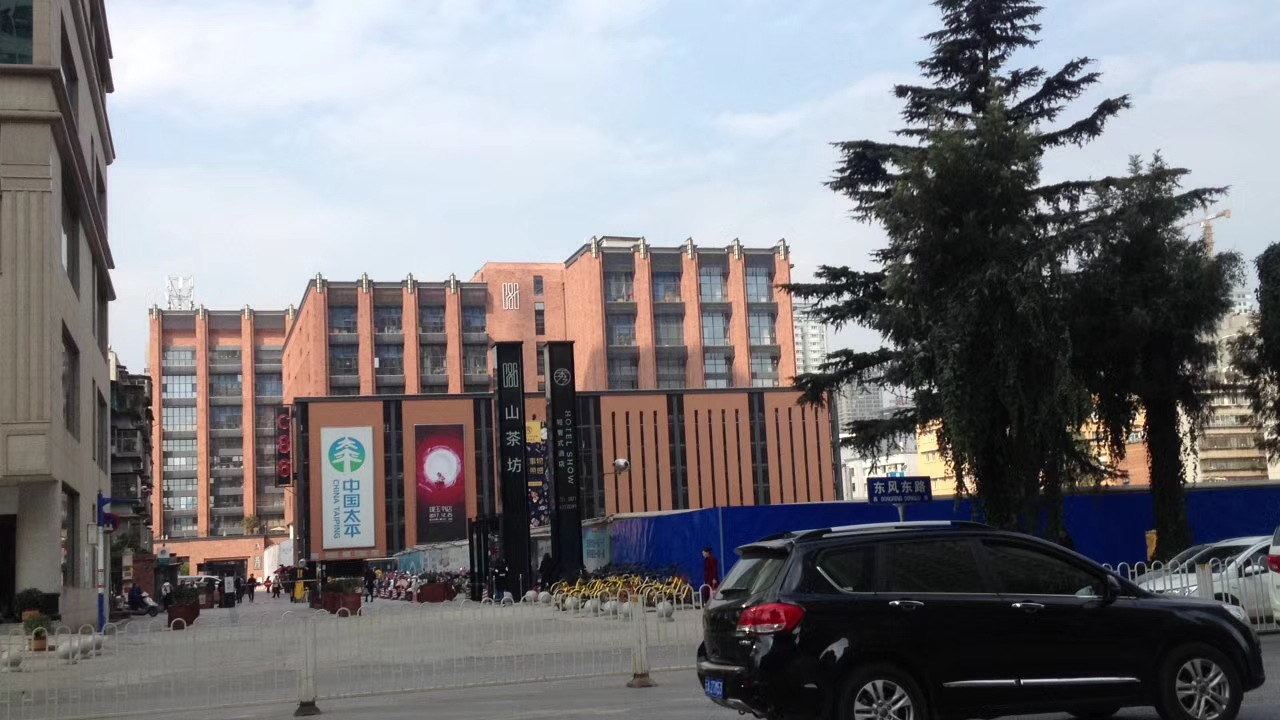 运动贯穿拓东体育馆片区商业生态链C86、金格等满足消费层级