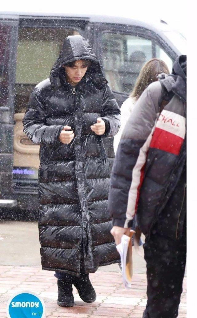 雪地靴有救了怎么穿才会好看,穿什么类型的雪地靴