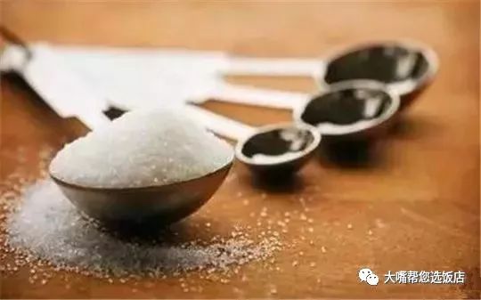 「吃货涨姿势」说说烘焙时常用的那些糖！细砂糖、绵白糖、糖粉……分别怎么用？