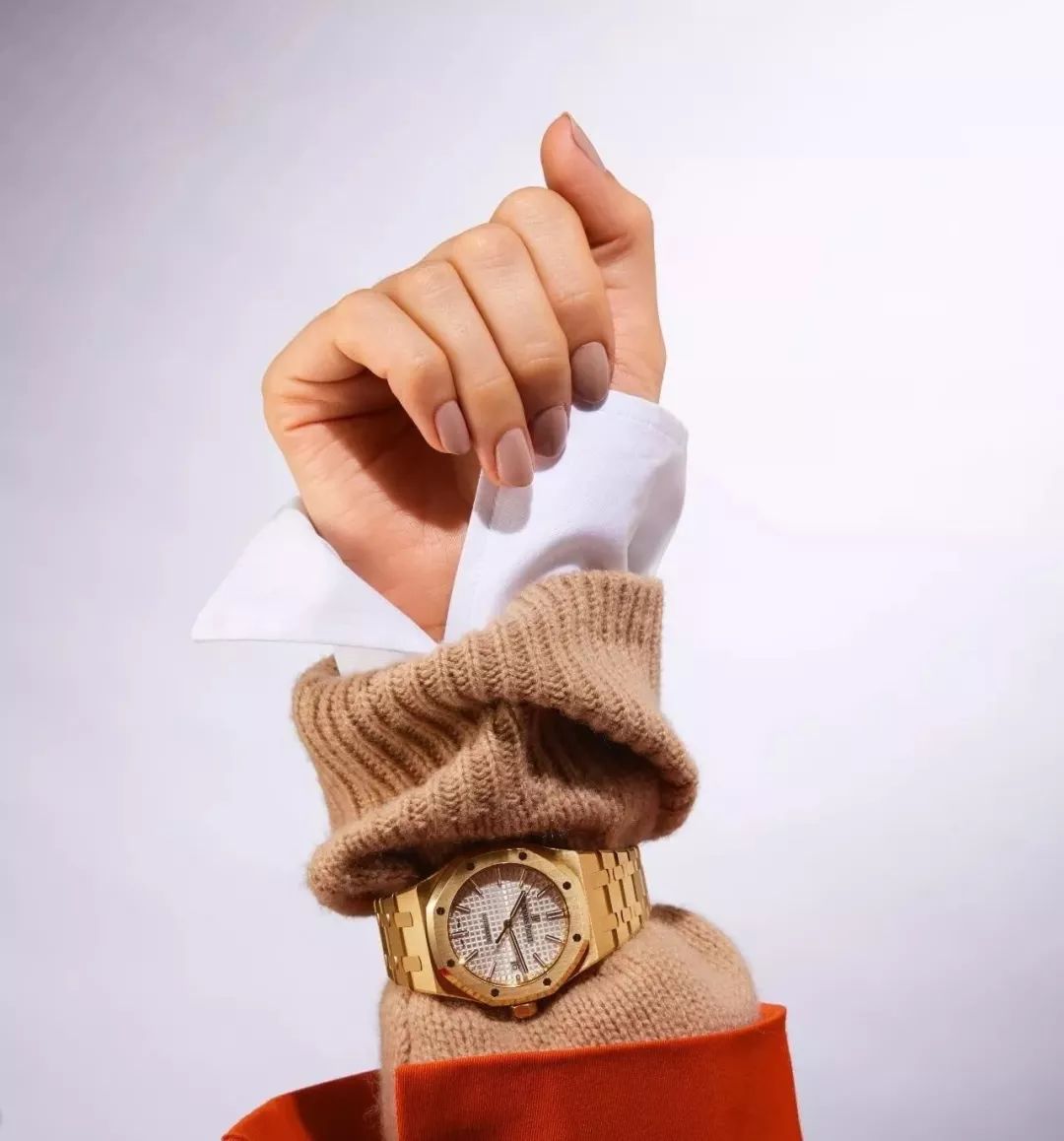 手表该怎么搭配金属表带好看 (手表要这样戴才够潮)